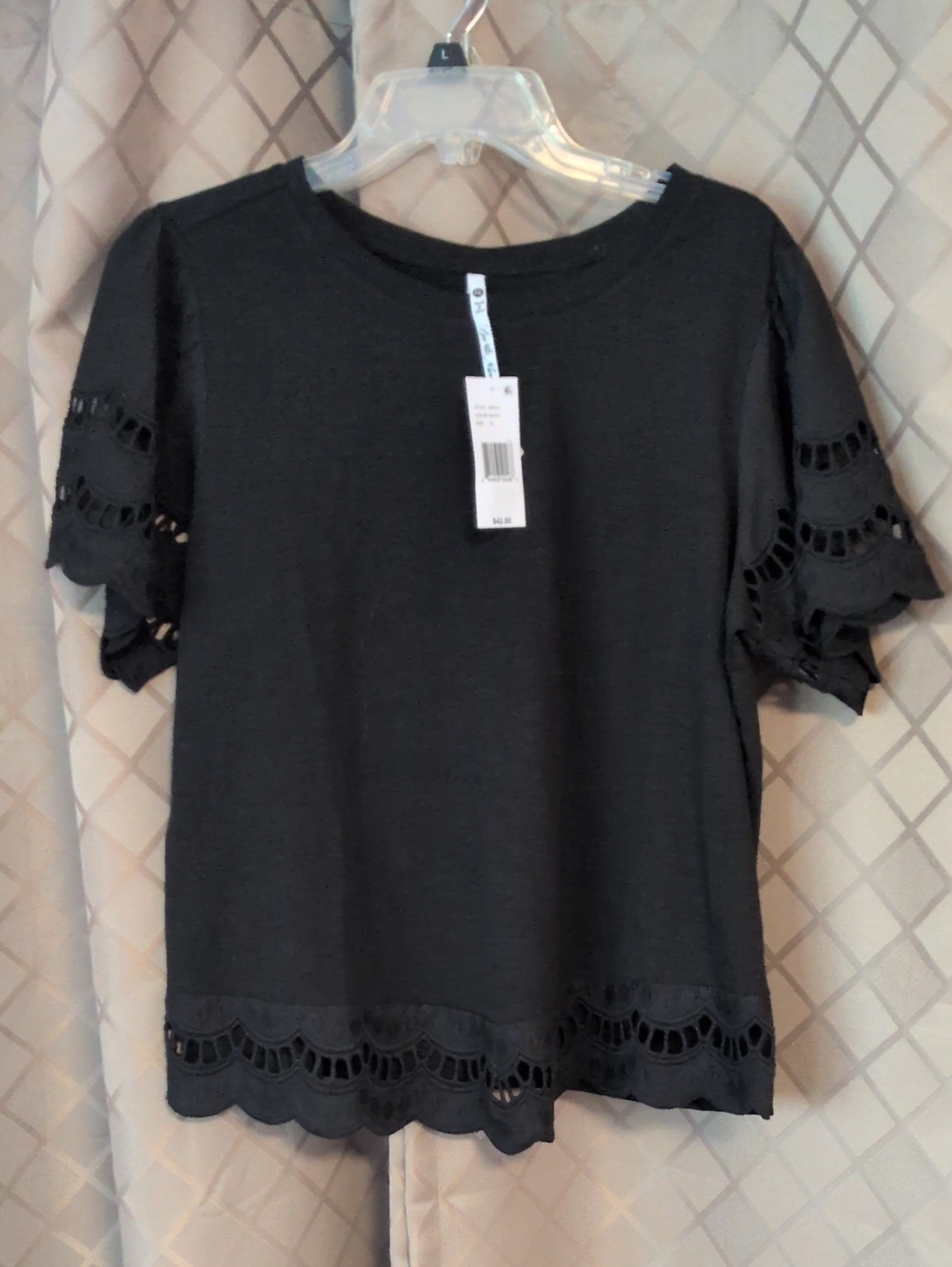 NWT Adorable Black Short Sleeve Top with Scalloped Crochet Trim, Petite Large